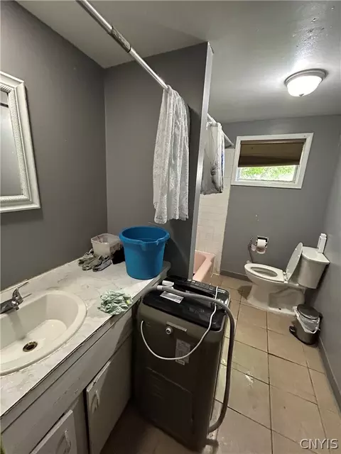 Bath - 175 Forest Ave, Syracuse, NY 13205 photo 1 of 1