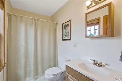 Bath - 431 Sylvan St, Oneida, NY 13421 photo 1 of 3