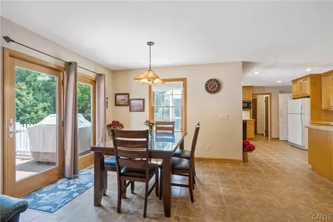 Dining - 431 Sylvan St, Oneida, NY 13421 photo 4 of 5