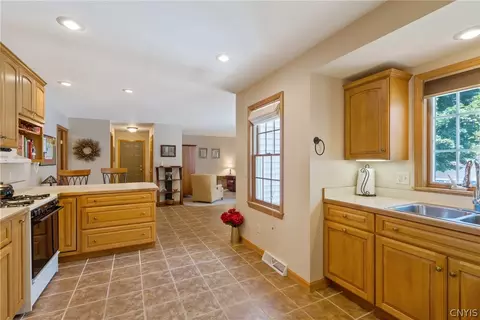 Entry Way - 431 Sylvan St, Oneida, NY 13421 photo 2 of 2