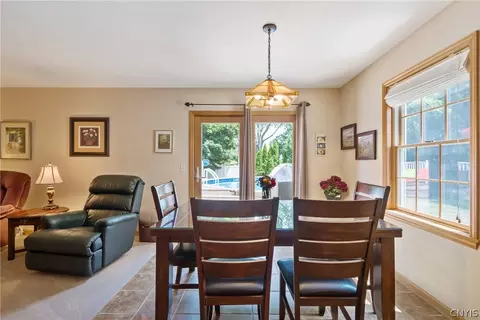 Dining - 431 Sylvan St, Oneida, NY 13421 photo 5 of 5