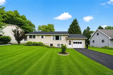117 Suffolk Rd, Syracuse, NY 13219