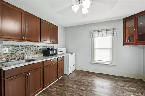 Entry Way - 431 Stone St, Oneida, NY 13421 photo 5 of 5
