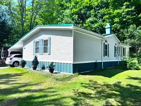 186 Country Rd, Utica, NY 13502