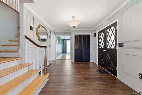 Entry Way - 5190 Winterton Dr, Fayetteville, NY 13066 photo 3 of 7