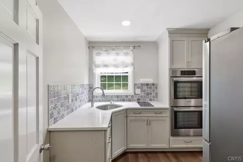 Kitchen - 5190 Winterton Dr, Fayetteville, NY 13066 photo 12 of 13