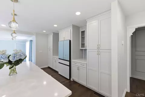 Kitchen - 5190 Winterton Dr, Fayetteville, NY 13066 photo 11 of 13