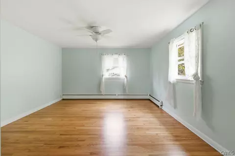 Bedroom - 5190 Winterton Dr, Fayetteville, NY 13066 photo 3 of 4