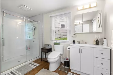 Bath - 108 Sutton Dr, Syracuse, NY 13219 photo 2 of 3