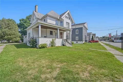120 Diamond St, Lenox, NY 13032