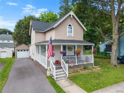 39 Morris St, Auburn, NY 13021