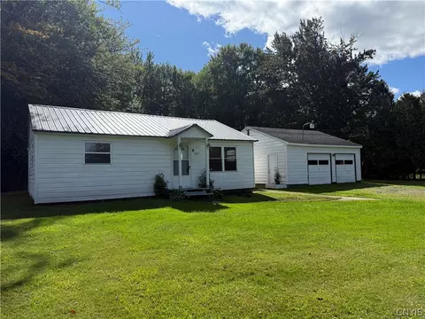 6747 Sutliff Rd, Whitestown, NY 13492