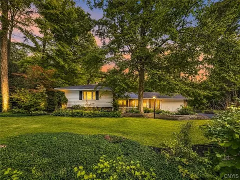 7904 Glenbrook Dr, Lysander, NY 13027