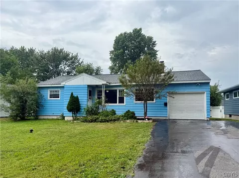 105 Traister Dr, Salina, NY 13088