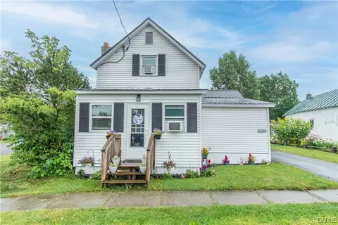 27520 Church St, Lyme, NY 13622