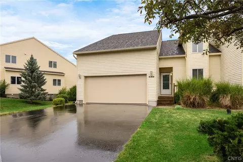 5309 Bunker Hl, Syracuse, NY 13207