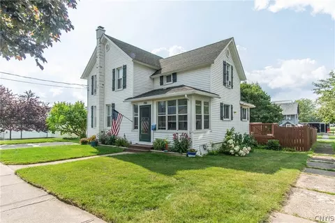 700 Union St, Clayton, NY 13624