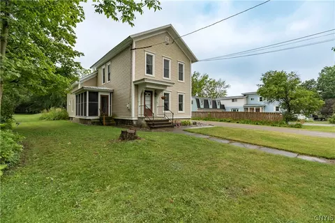 1943 Harwood Dr, Lacona, NY 13083