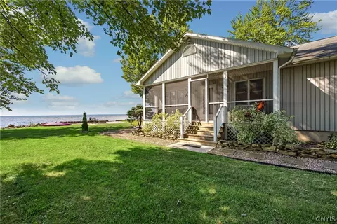 6309 Lakeshore Rd S, Canastota, NY 13032