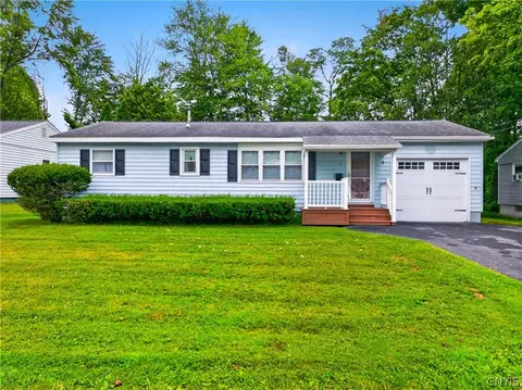 7 Perimeter Rd, Whitestown, NY 13492