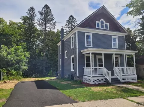 29 Van Buren St, Manheim, NY 13329