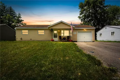 7939 Rinaldo Blvd E, Bridgeport, NY 13030