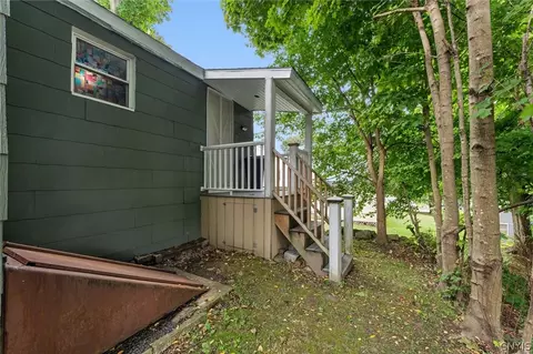 Exterior - 88 E 8th St, Oswego, NY 13126 photo 3 of 5