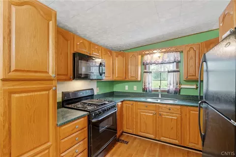 Kitchen - 4889 Heelpath Rd, Rome, NY 13440 photo 2 of 4