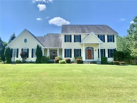 64 Ironwood Rd, New Hartford, NY 13413