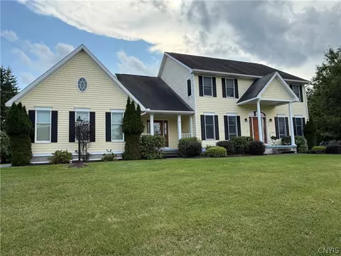 64 Ironwood Rd, New Hartford, NY 13413