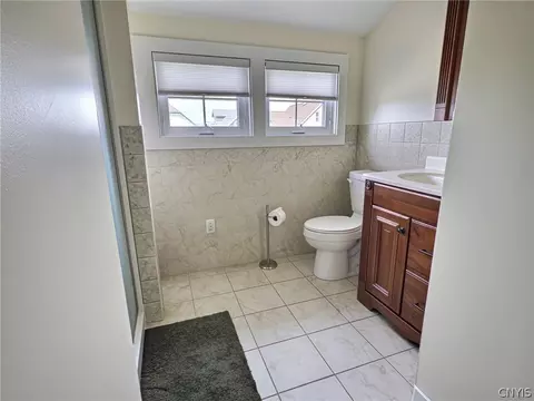 Bath - 123 Linden Ave, Ithaca, NY 14850 photo 2 of 4