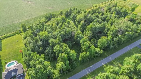 20467 Morin Ln N, Hounsfield, NY 13685