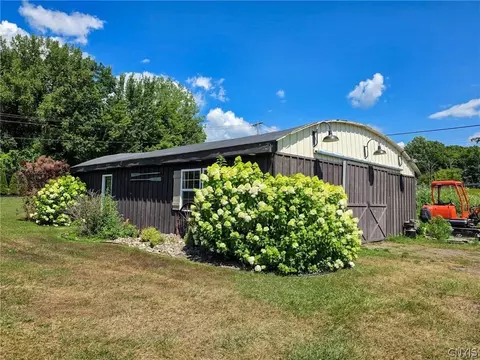 Exterior - 6266 Lakeshore Rd S, Canastota, NY 13032 photo 11 of 12