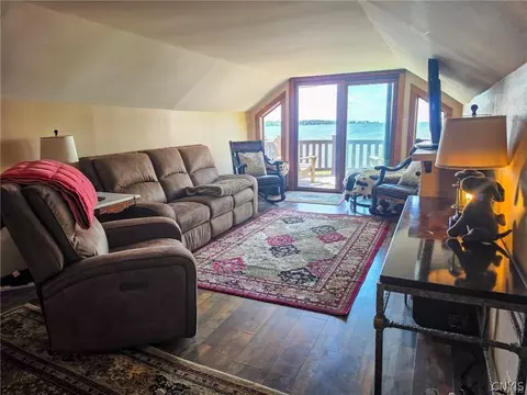 Living - 6266 Lakeshore Rd S, Canastota, NY 13032 photo 1 of 2