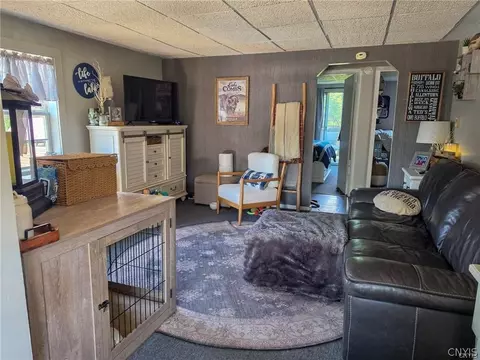 Living - 6266 Lakeshore Rd S, Canastota, NY 13032 photo 2 of 2