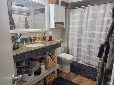 Bath - 6266 Lakeshore Rd S, Canastota, NY 13032 photo 3 of 3