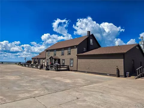 Exterior - 6266 Lakeshore Rd S, Canastota, NY 13032 photo 7 of 12