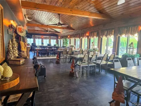 Dining - 6266 Lakeshore Rd S, Canastota, NY 13032 photo 2 of 3