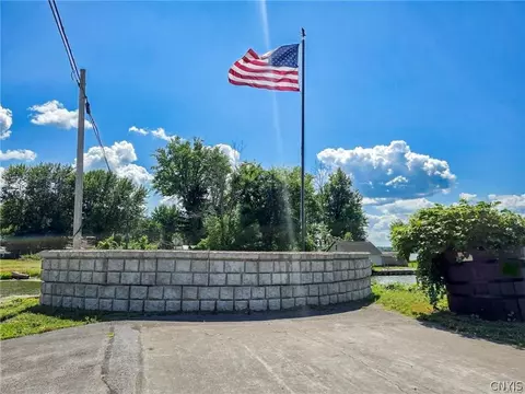 Exterior - 6266 Lakeshore Rd S, Canastota, NY 13032 photo 10 of 12