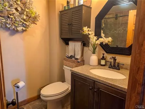 Bath - 6266 Lakeshore Rd S, Canastota, NY 13032 photo 2 of 3