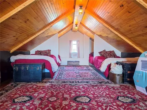 Bedroom - 6266 Lakeshore Rd S, Canastota, NY 13032 photo 2 of 4