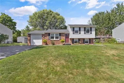 8307 Spicebush, Liverpool, NY 13090