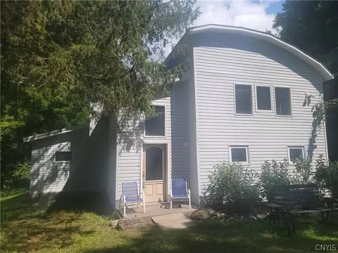 4906 Lawless Rd, Marcellus, NY 13108