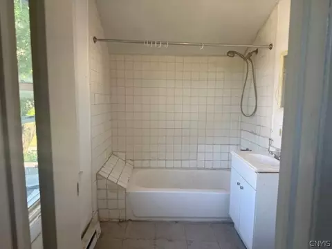 Bath - 919 Danforth St, Syracuse, NY 13208 photo 2 of 2