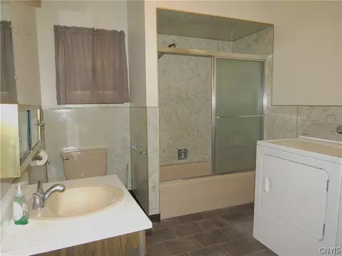 Bath - 431 Mohawk St, Herkimer, NY 13350 photo 1 of 1