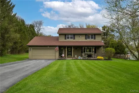 2831 Oneida St, Paris, NY 13456