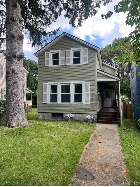 68 Frances St, Auburn, NY 13021