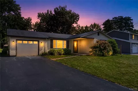 7886 Walnut Pl, Liverpool, NY 13090