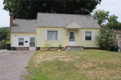 121 Edden Ln, Syracuse, NY 13212