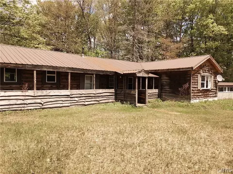 158 Macarthur Rd, Russia, NY 13324